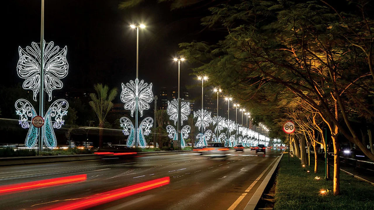 الإمارات تحتفل بعيد الأضحى بأجواء من الفرح والنور